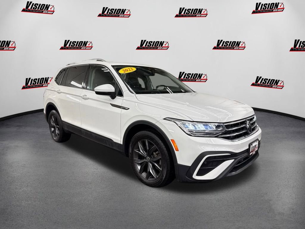 Used 2022 Volkswagen Tiguan SE image 3