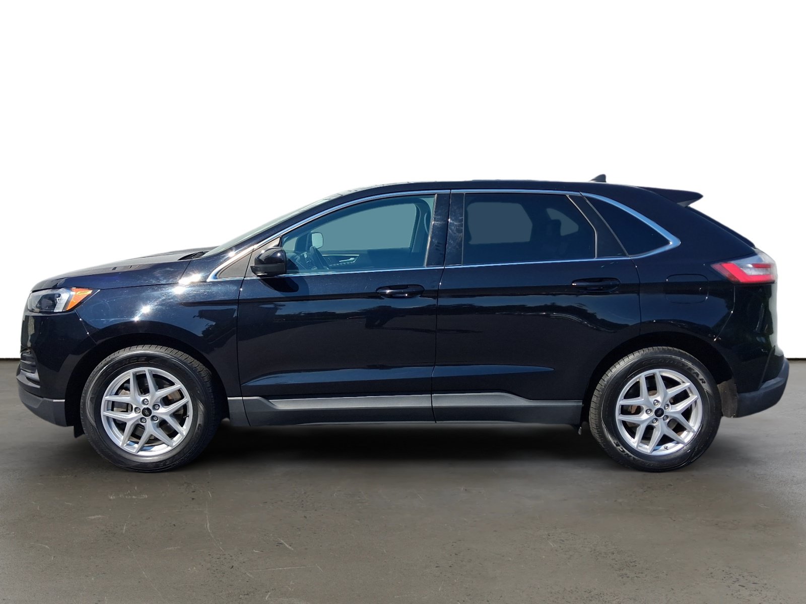 Used 2024 Ford Edge SEL AWD/4WD image 2