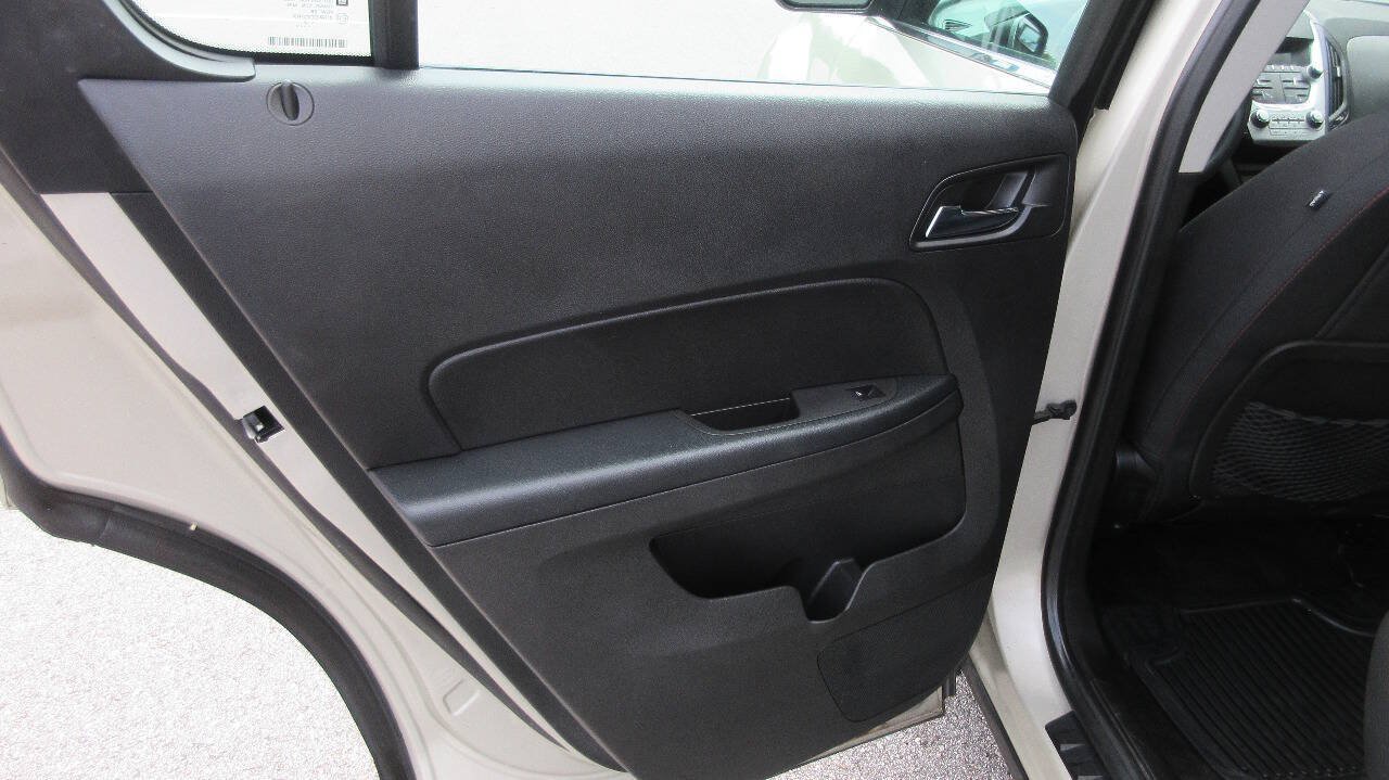 Used 2013 Chevrolet Equinox LS w/ LPO, Protection Package FWD image 16