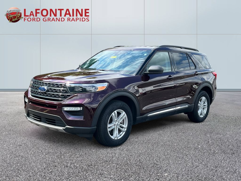 Certified 2022 Ford Explorer XLT w/ Equipment Group 202A AWD/4WD image 1