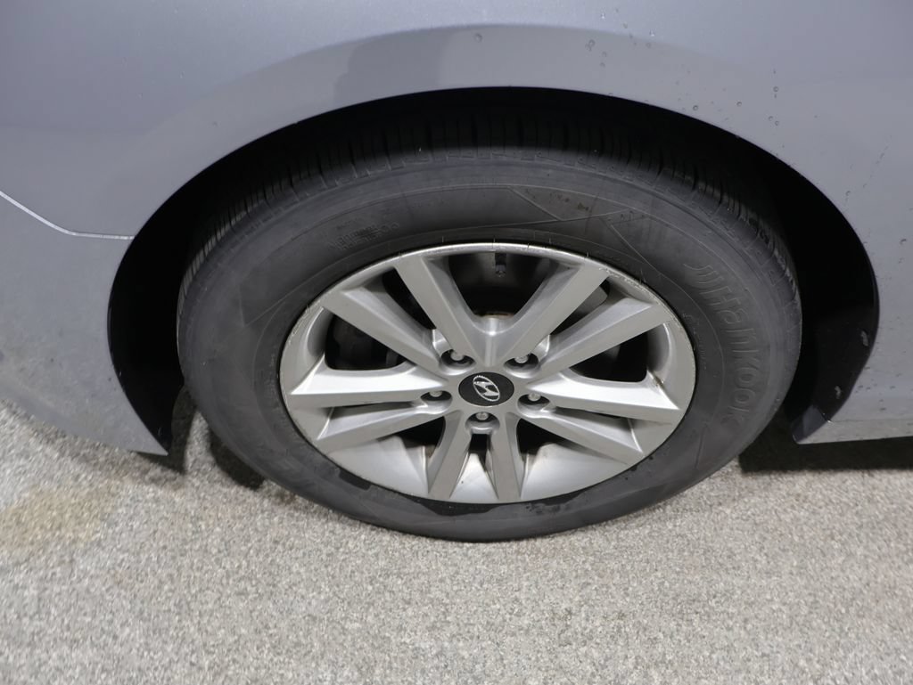 Used 2015 Hyundai Sonata SE FWD image 9