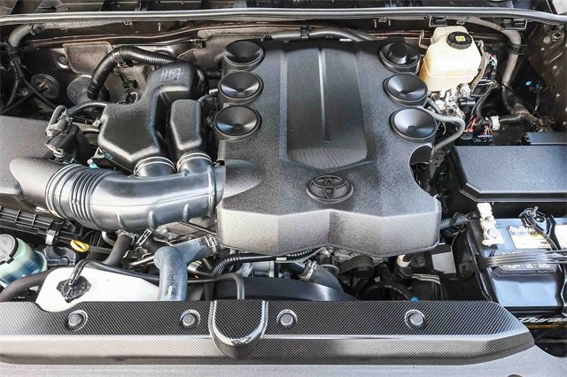 Used 2018 Toyota 4Runner SR5 image 29