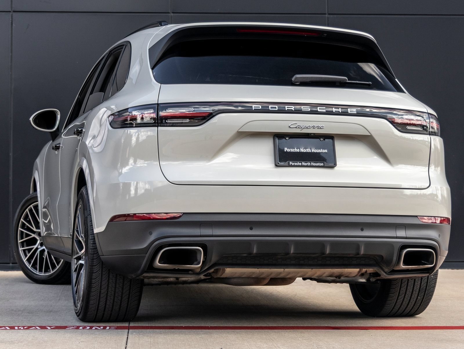 Certified 2023 Porsche Cayenne AWD/4WD image 3