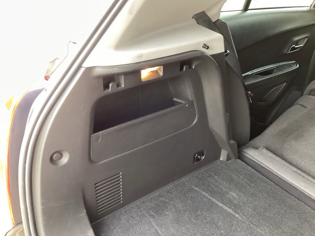 Used 2021 Chevrolet Trax LT w/ Premium Seat Package image 12