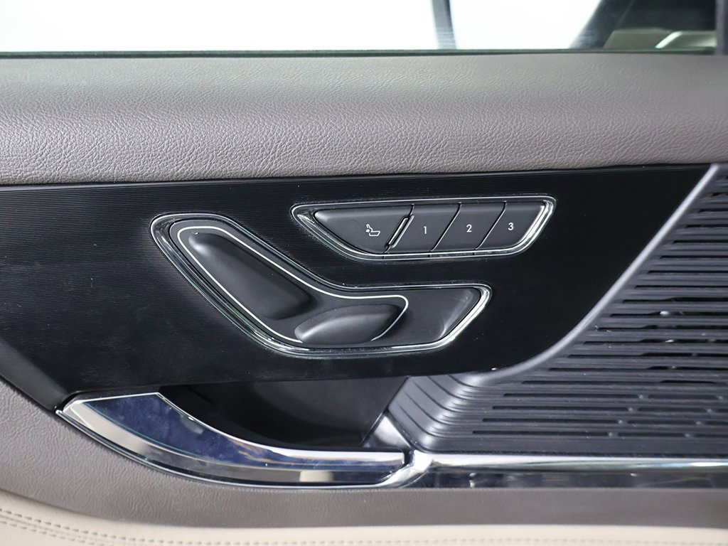 Used 2020 Lincoln Corsair AWD w/ Premium Package image 37