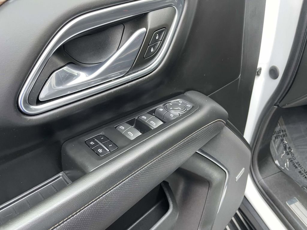Used 2023 Chevrolet Suburban Premier image 26