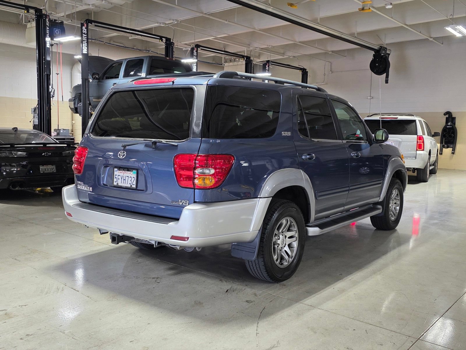 Used 2004 Toyota Sequoia SR5 RWD image 7