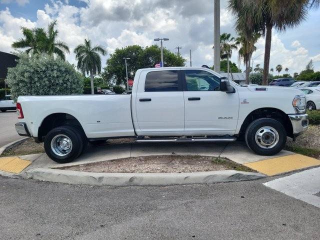 Used 2024 RAM 3500 Big Horn AWD/4WD image 4