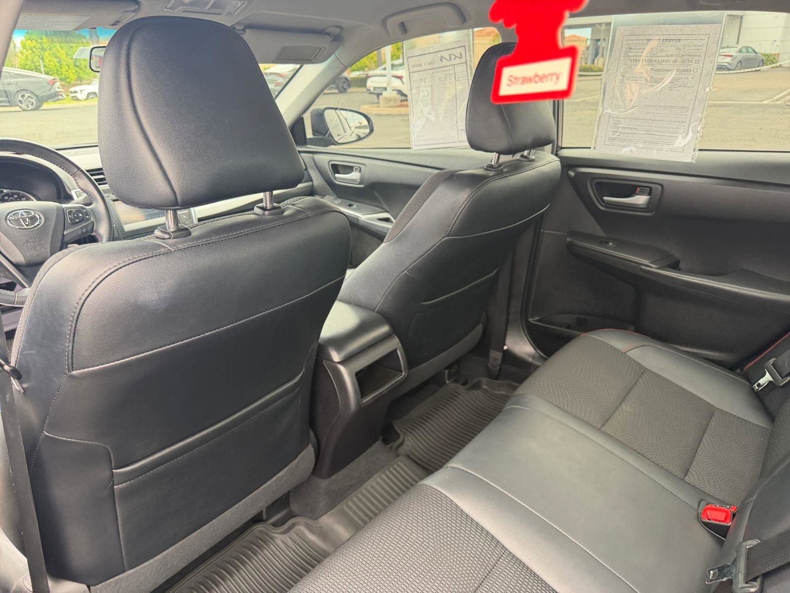 Used 2016 Toyota Camry SE FWD image 27
