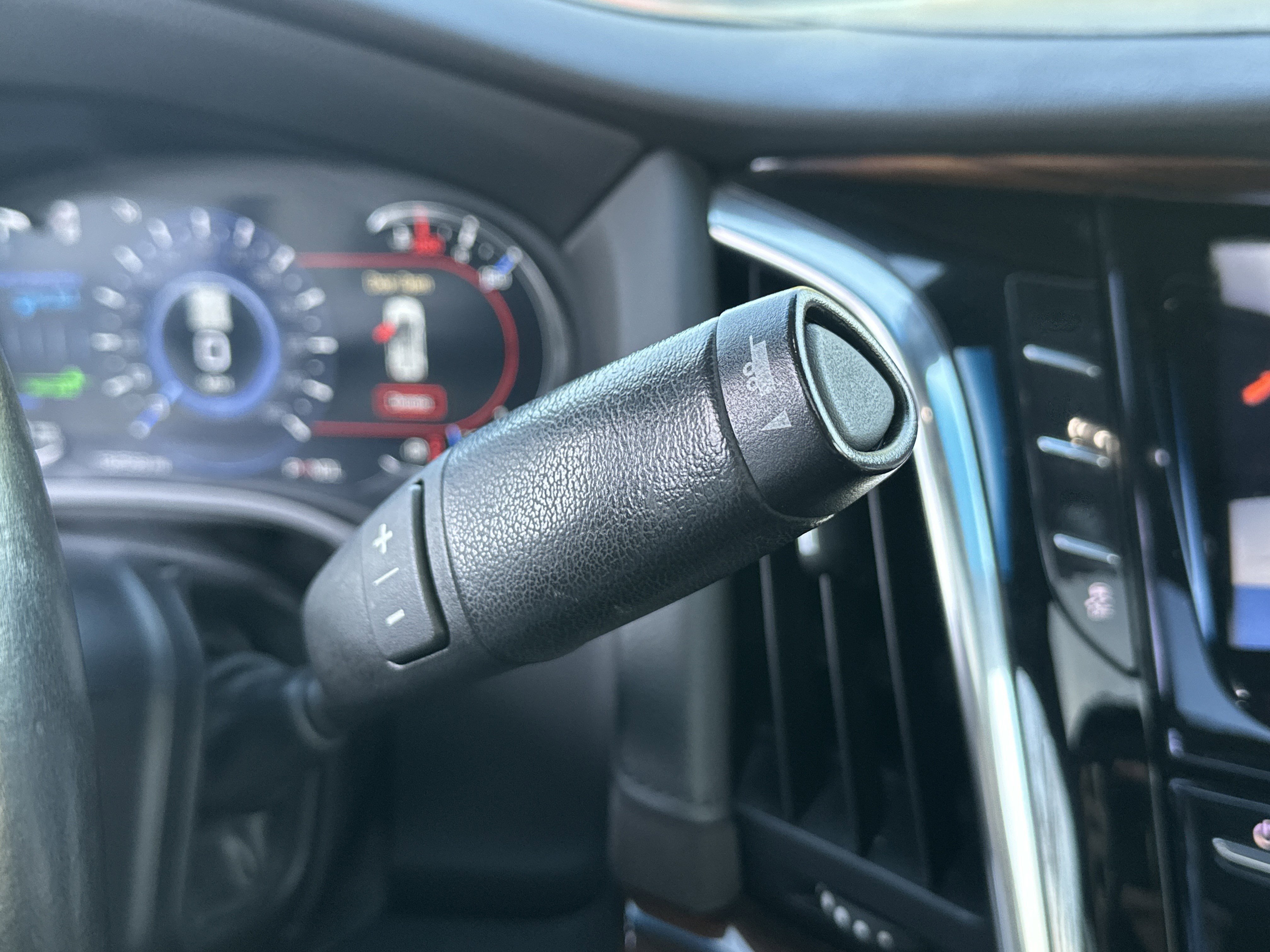 Used 2017 Cadillac Escalade Luxury image 34