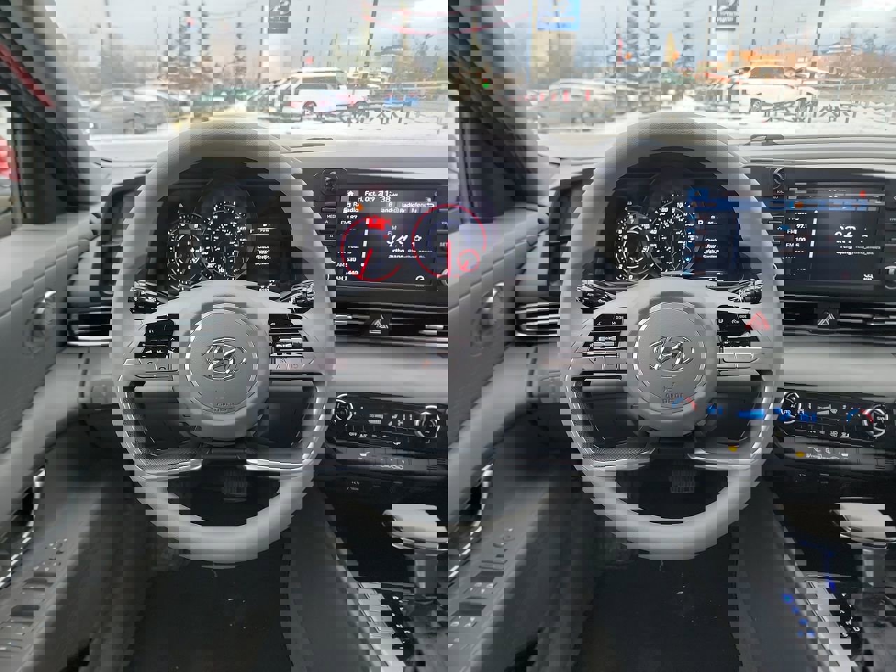 Used 2021 Hyundai Elantra SEL image 14