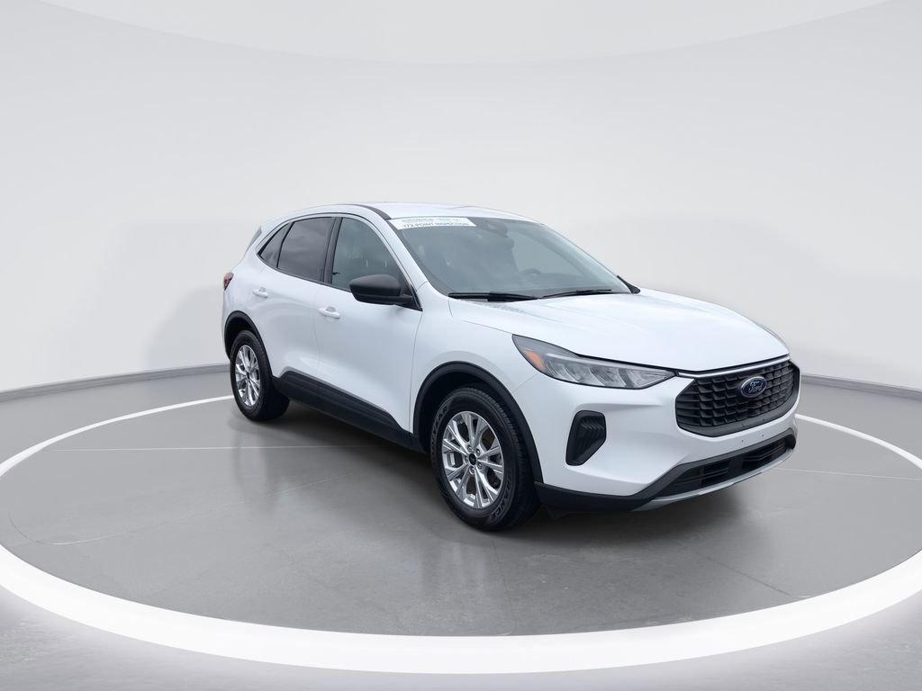 Used 2023 Ford Escape Active FWD image 2