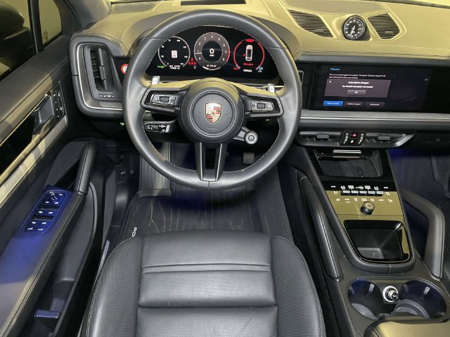 Certified 2025 Porsche Cayenne Coupe AWD/4WD image 26