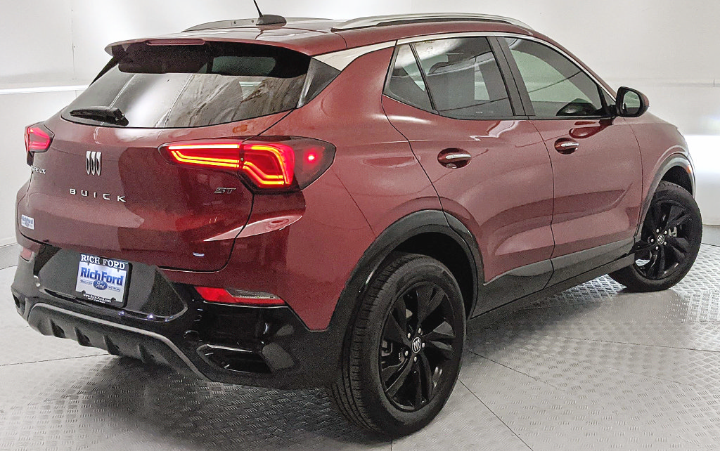 Used 2024 Buick Encore GX Sport Touring AWD/4WD image 3