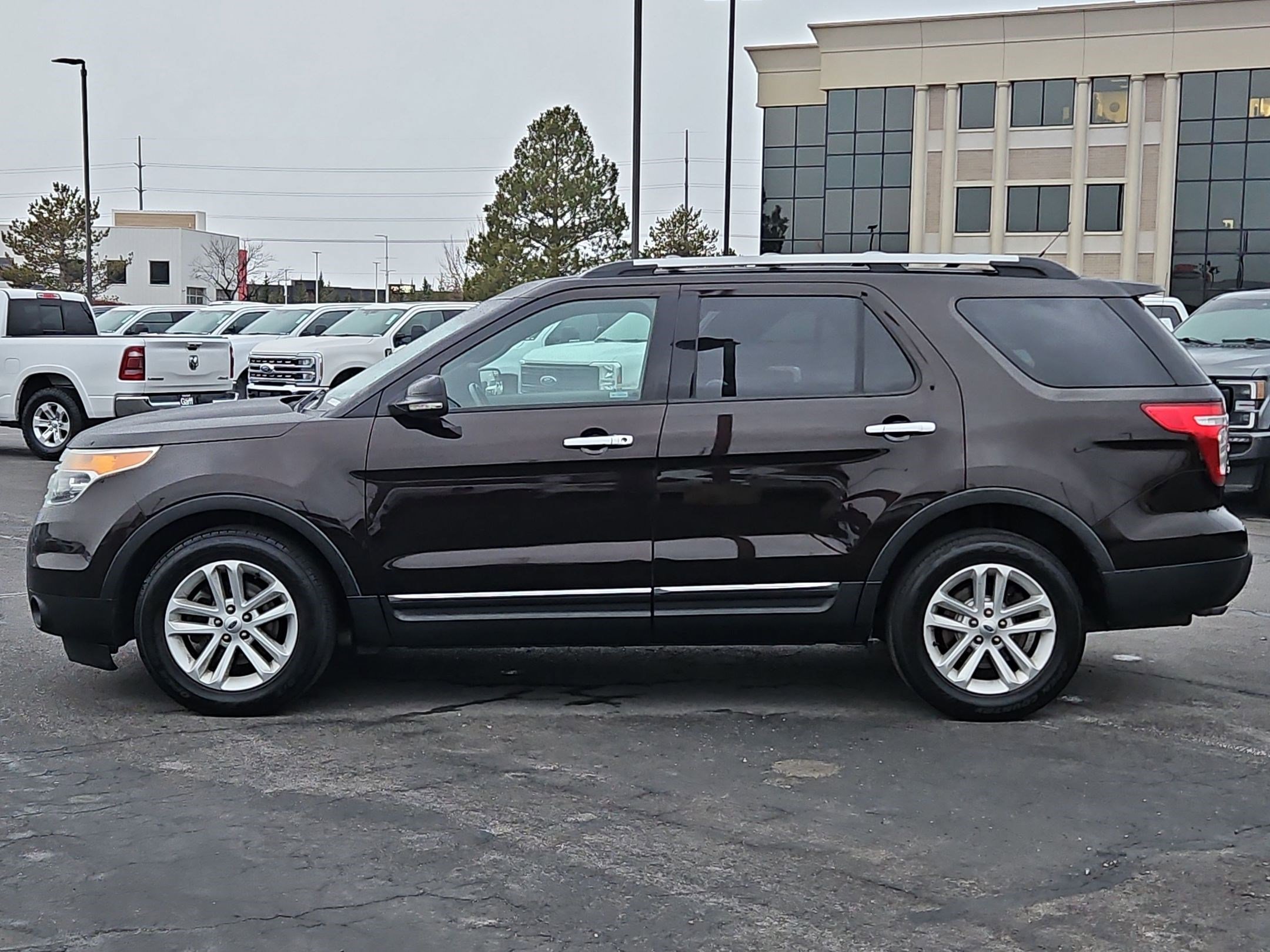 Used 2013 Ford Explorer XLT image 9