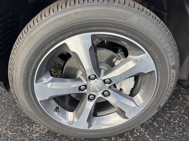 New 2025 Jeep Grand Cherokee Limited w/ Trailer Tow Package image 28