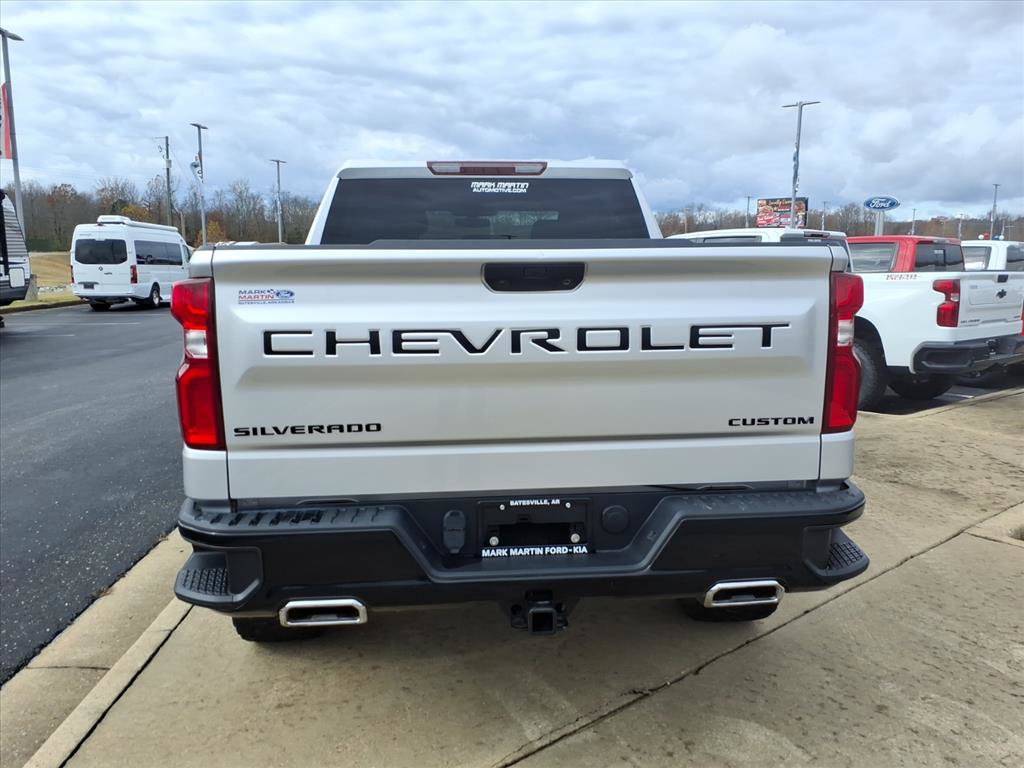 Used 2022 Chevrolet Silverado 1500 Custom Trail Boss w/ LPO, Dark Essentials Package AWD/4WD image 4