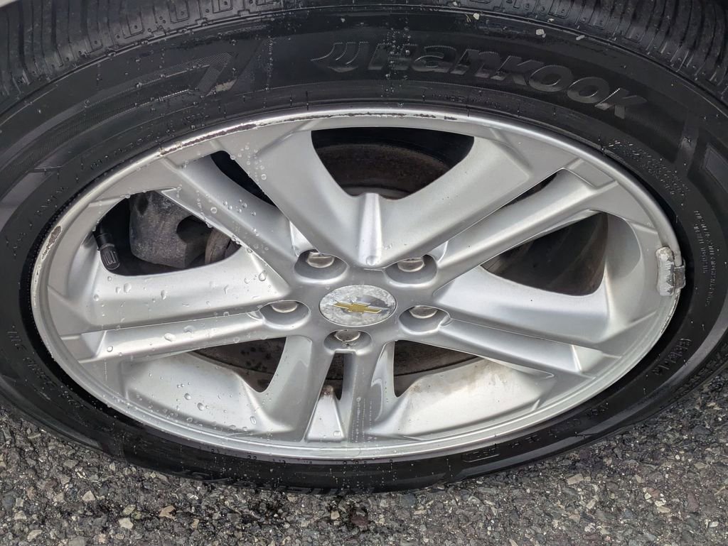 Used 2017 Chevrolet Cruze LT w/ Convenience Package image 27