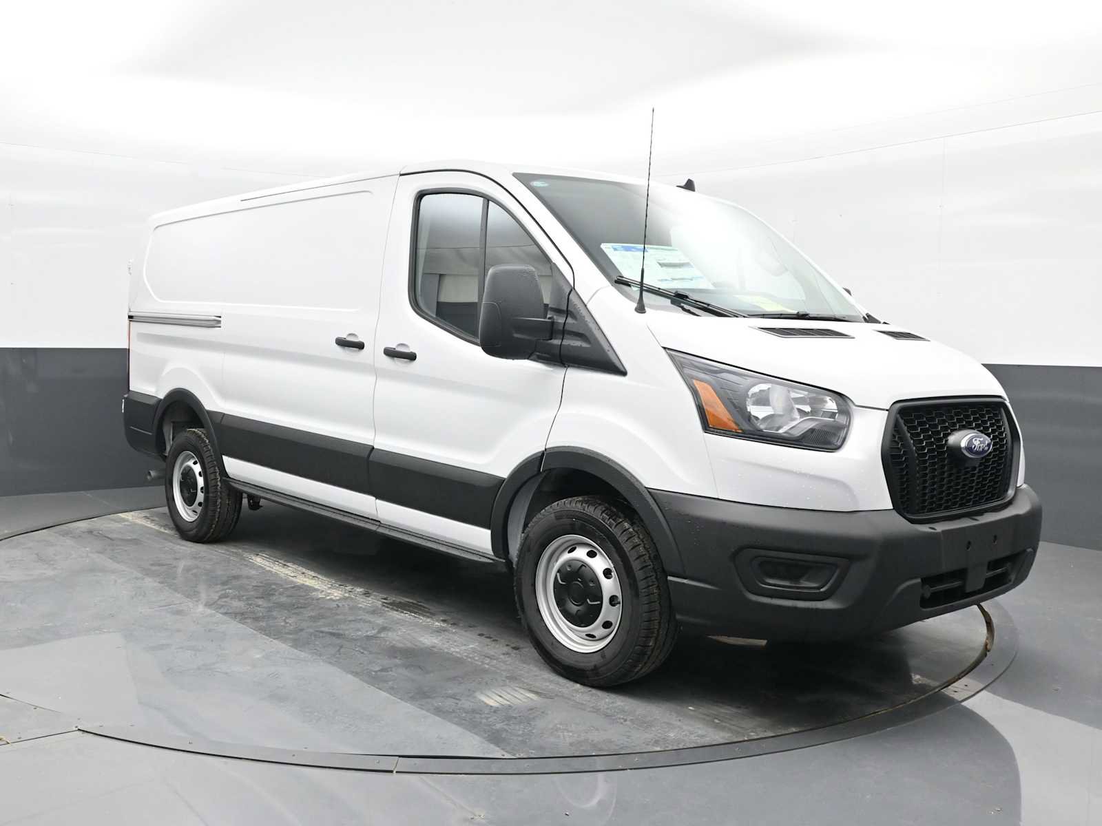 New 2024 Ford Transit 250 148 Medium Roof image 2