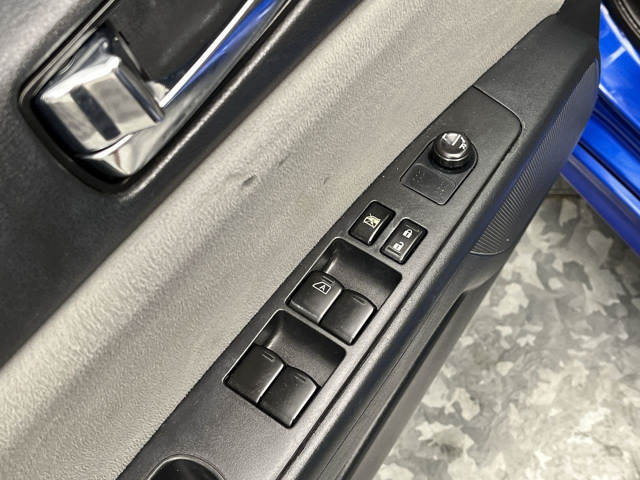 Used 2012 Nissan Sentra 2.0 SR w/ Special Edition Pkg FWD image 7