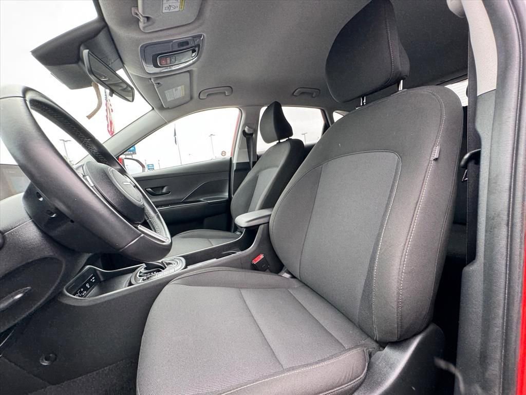 Used 2025 Hyundai Kona SEL image 15