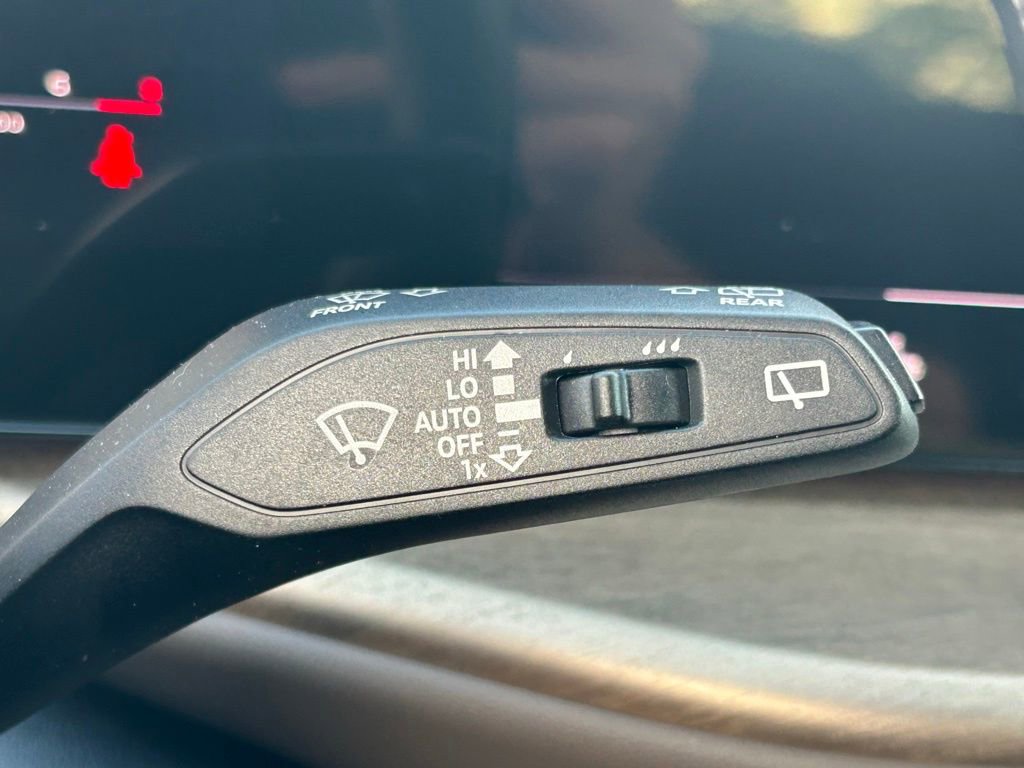 Used 2025 Audi Q5 Premium w/ Convenience Package image 25