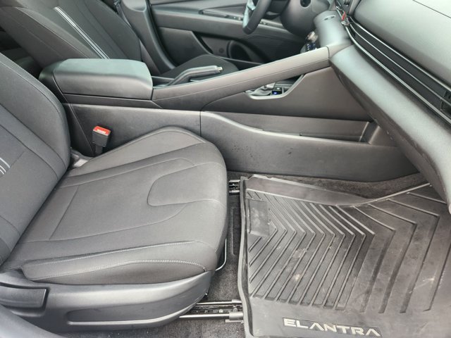Used 2026 Hyundai Elantra Sport FWD image 13