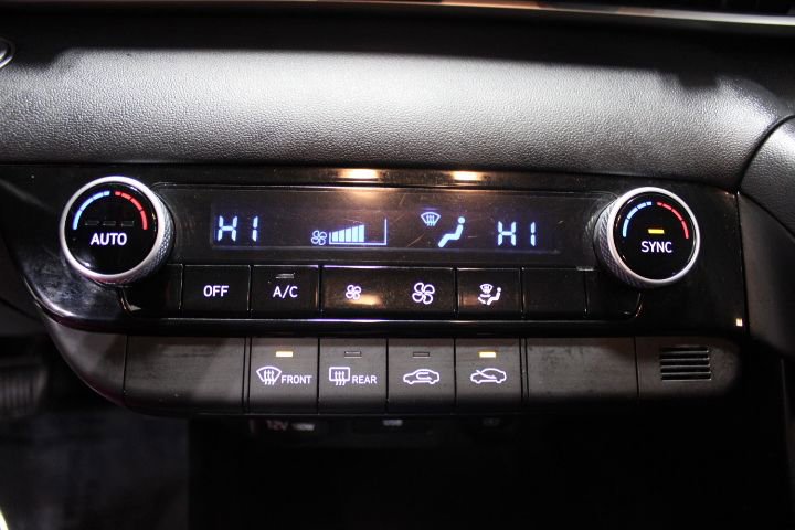 Used 2023 Hyundai Elantra SEL image 25