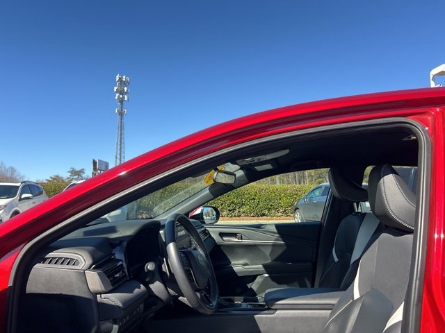 Used 2025 Toyota Camry SE image 13