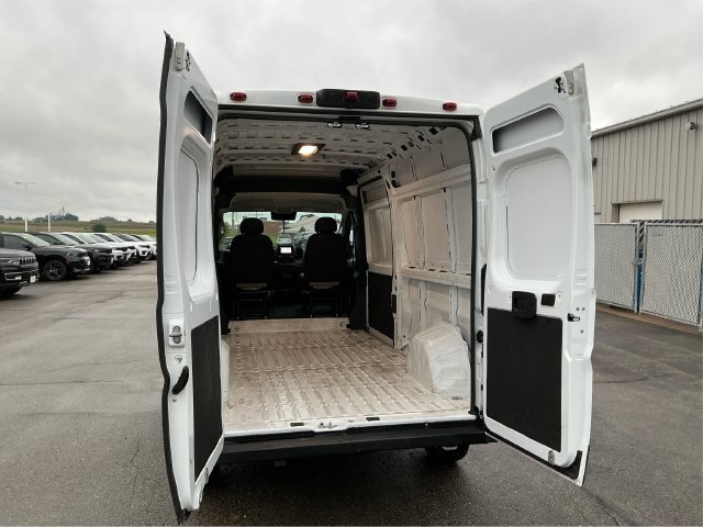 Used 2026 RAM ProMaster 2500 w/ Convenience Group FWD image 13