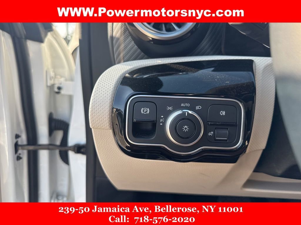 Used 2024 Mercedes-Benz CLA 250 4MATIC w/ Exclusive Package image 32