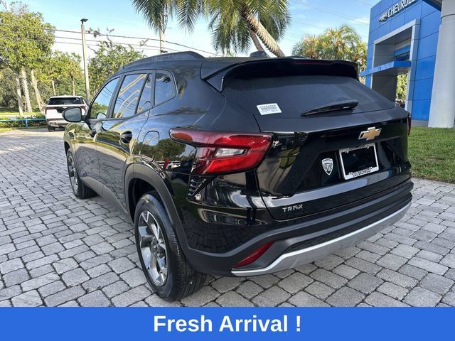 Used 2024 Chevrolet Trax LT FWD image 12