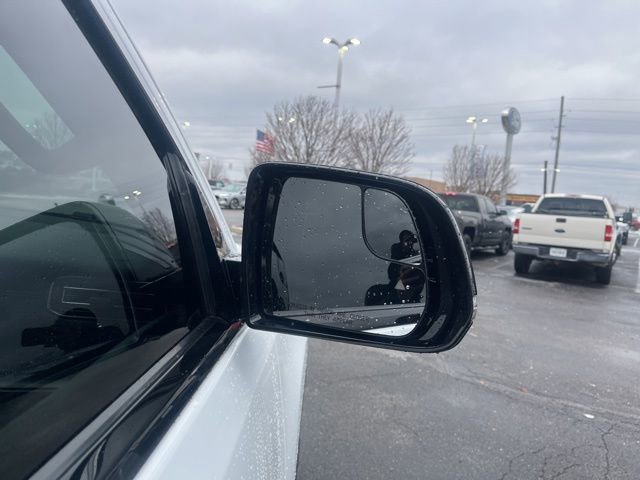 Used 2023 Jeep Wagoneer Series III w/ Preferred Equipment Group image 4