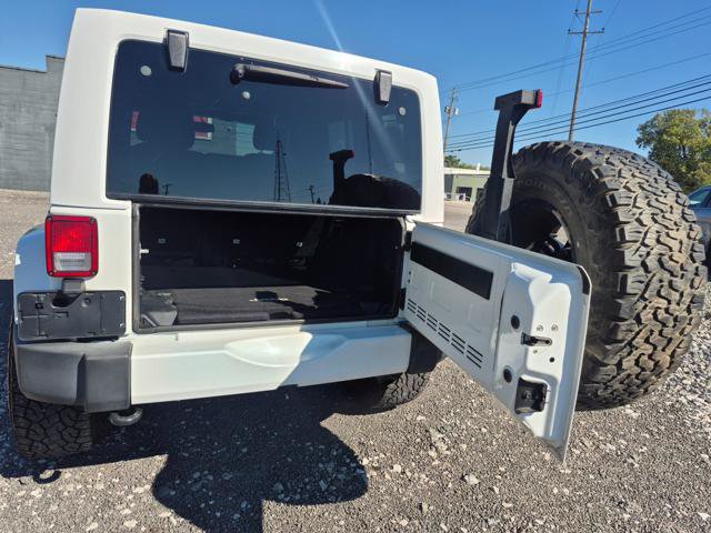 Used 2016 Jeep Wrangler Unlimited Sahara w/ Connectivity Group AWD/4WD image 6