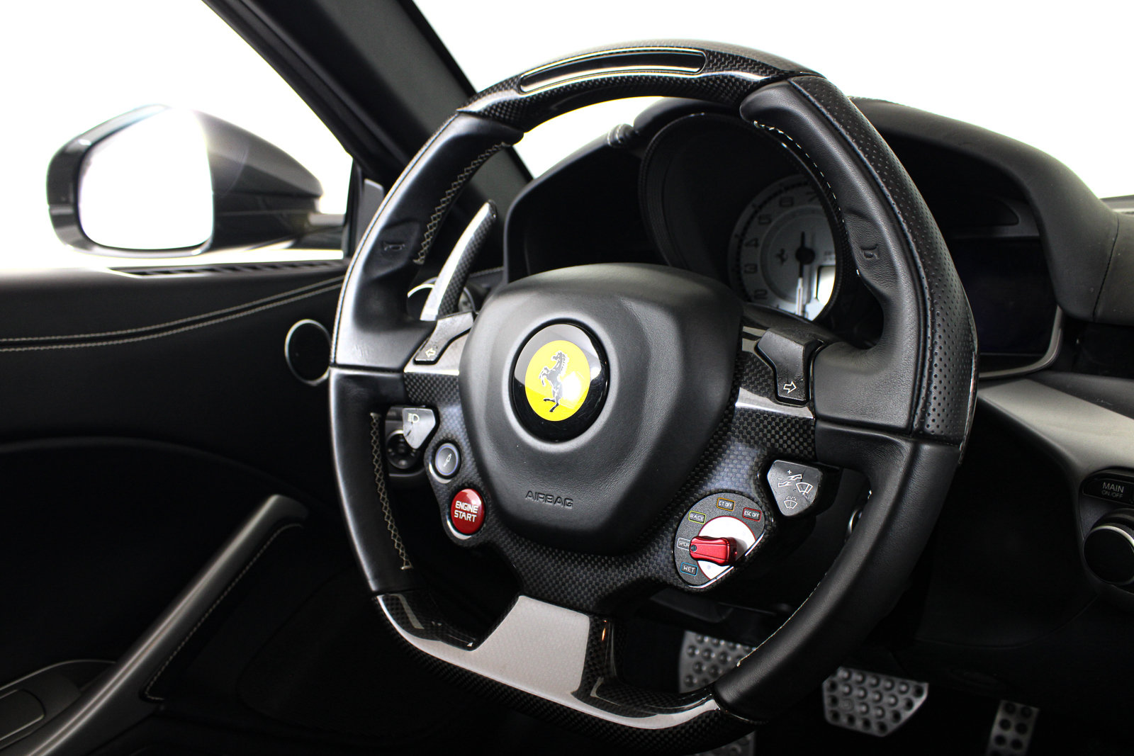 Used 2015 Ferrari F12 Berlinetta RWD image 43