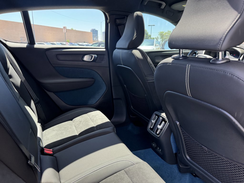 Used 2023 Volvo C40 P8 Recharge Ultimate image 39