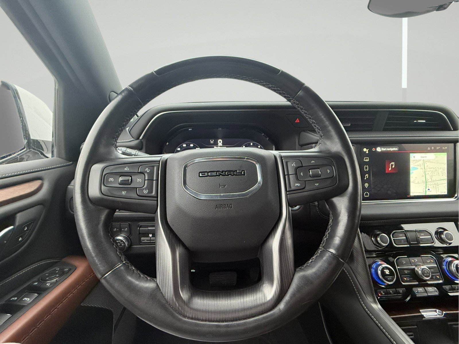 Certified 2023 GMC Yukon Denali Ultimate image 29