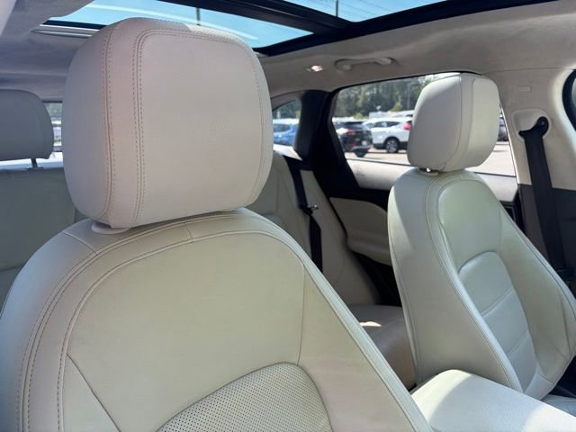 Used 2019 Jaguar F-PACE Prestige AWD/4WD image 29