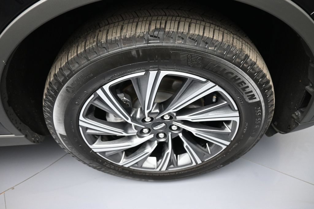 Used 2026 Lincoln Aviator AWD image 13