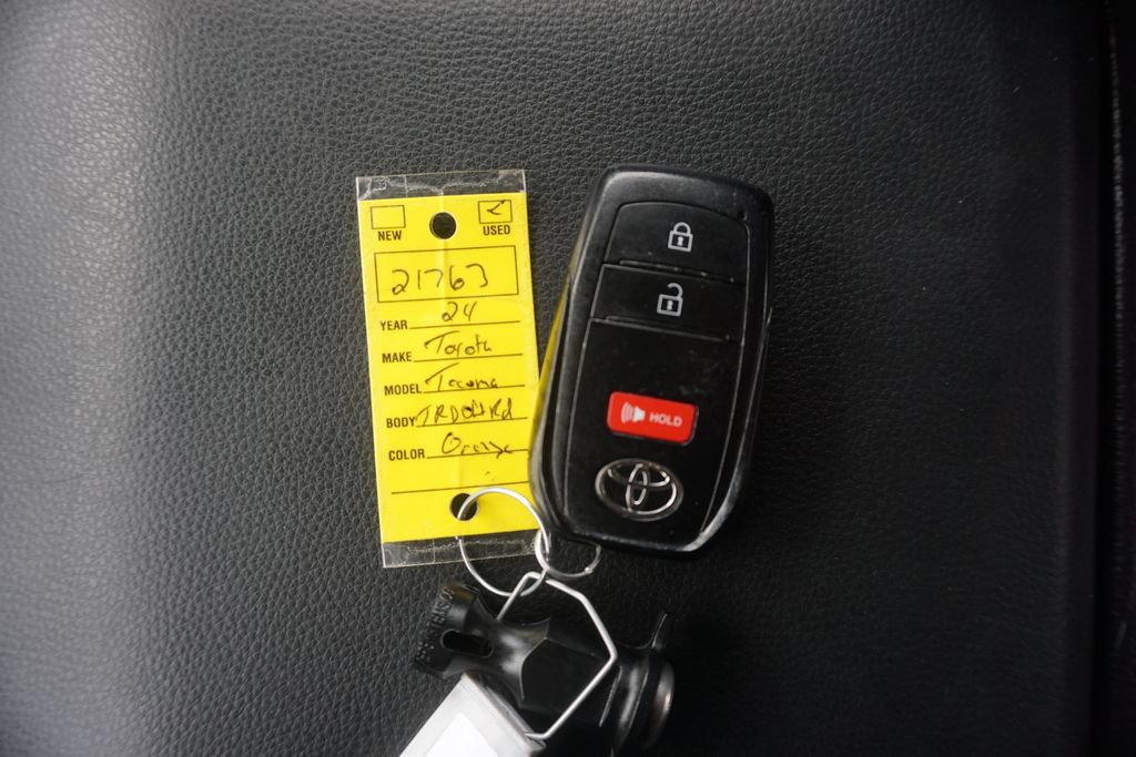 Used 2024 Toyota Tacoma TRD Off-Road AWD/4WD image 31