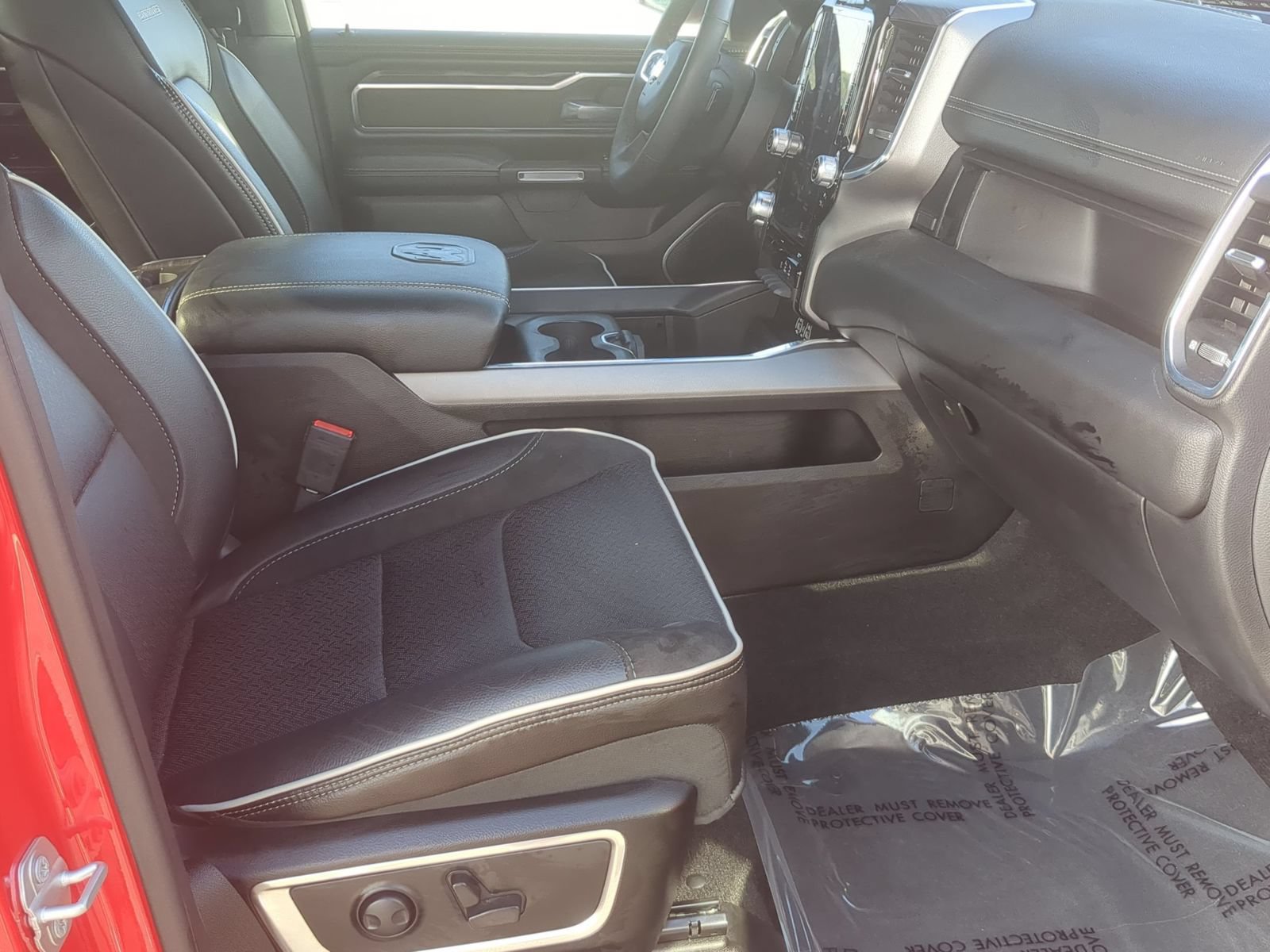 Used 2025 RAM 1500 Laramie AWD/4WD image 36