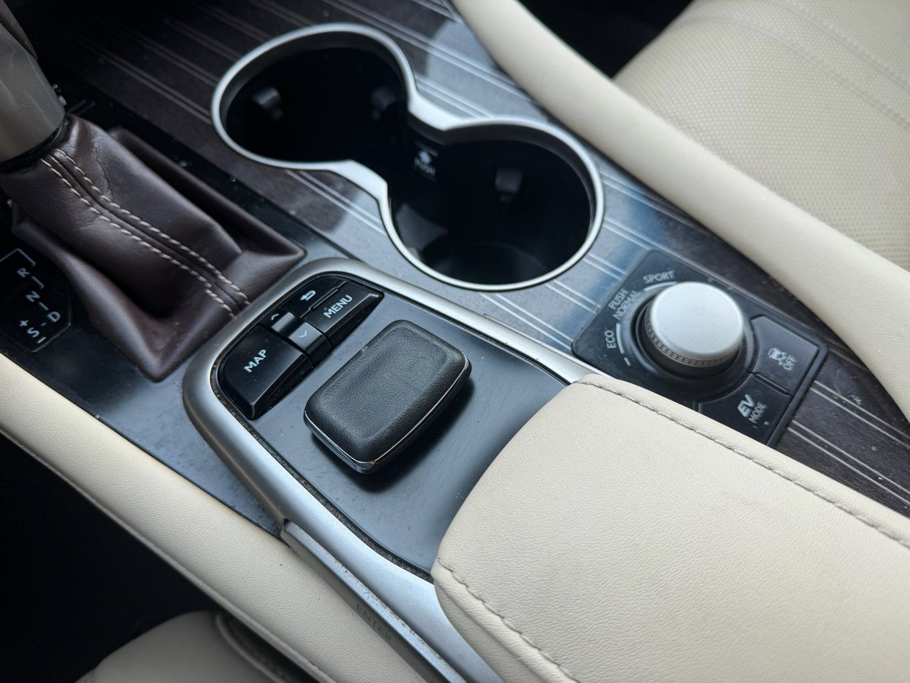 Used 2016 Lexus RX 450h FWD image 22