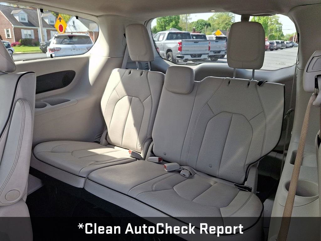 Used 2021 Chrysler Pacifica Limited w/ Uconnect Theater Family Group FWD image 14