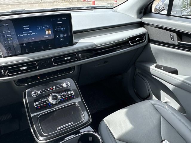 Certified 2023 Lincoln Nautilus Reserve FWD image 15