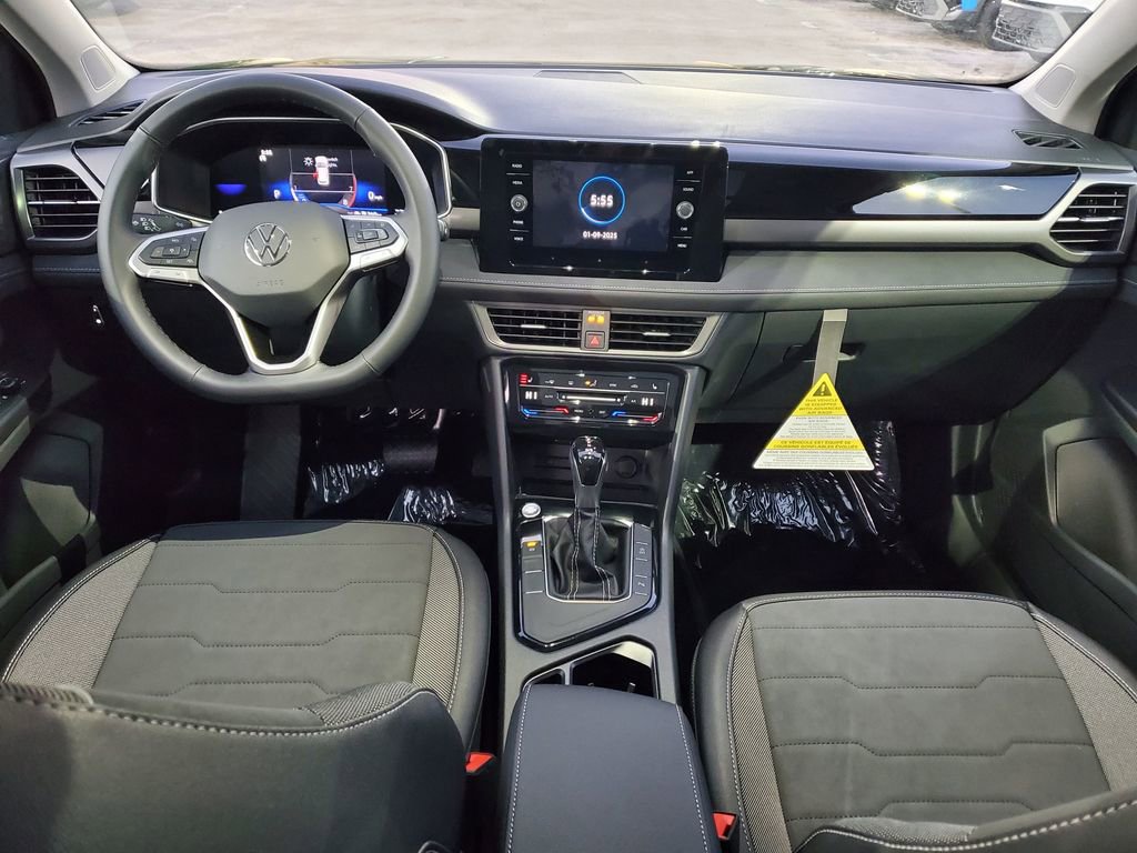 New 2025 Volkswagen Taos SE image 6