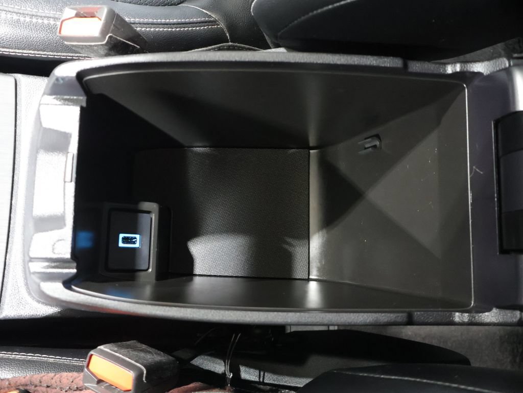 Used 2020 Ford Escape Titanium AWD/4WD image 36