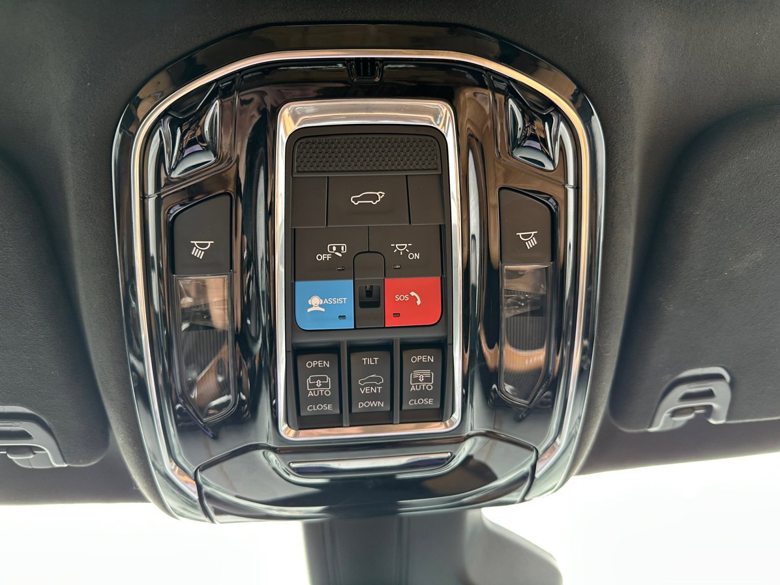 Used 2024 Jeep Grand Wagoneer L Series III w/ Rear Seat Video Group 1 image 38