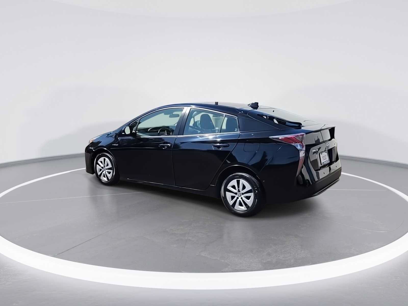 Certified 2018 Toyota Prius Three FWD image 6