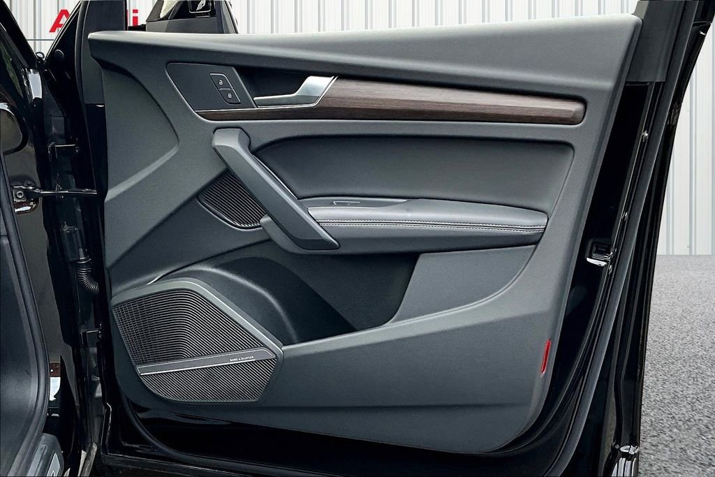 Used 2025 Audi Q5 2.0T Premium Plus w/ Premium Plus Package image 28