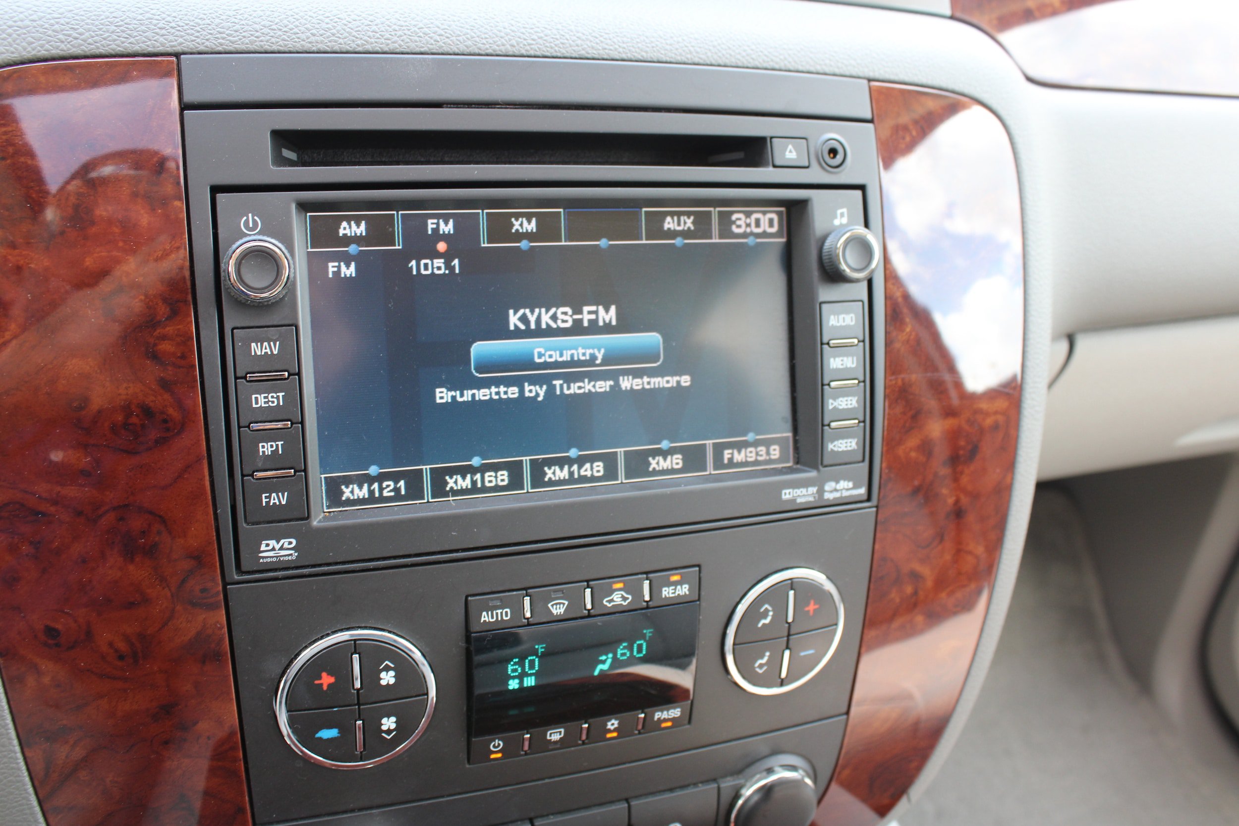Used 2010 Chevrolet Tahoe LTZ RWD image 26
